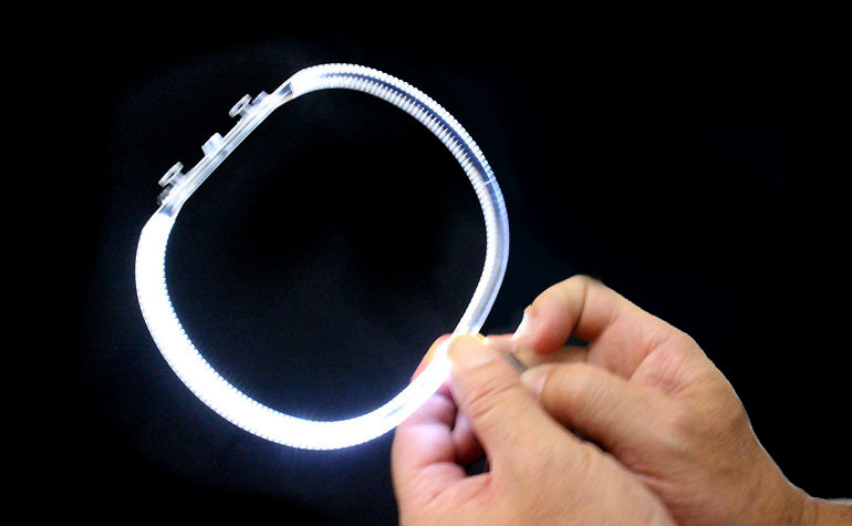 協誠鋼模株式会社 - 樹脂金型 - 光学LEDレンズ成形 - 自動車用 ｰ ヘッドライト